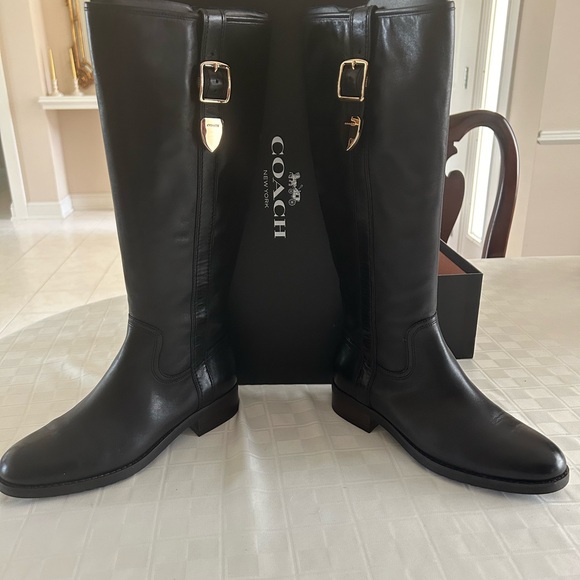 Coach women’s Easton Boots Black Semi Matt Calf Leather Size 7M - Picture 1 of 5